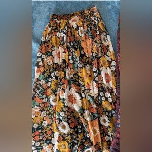 Stretchy natural life skirt M